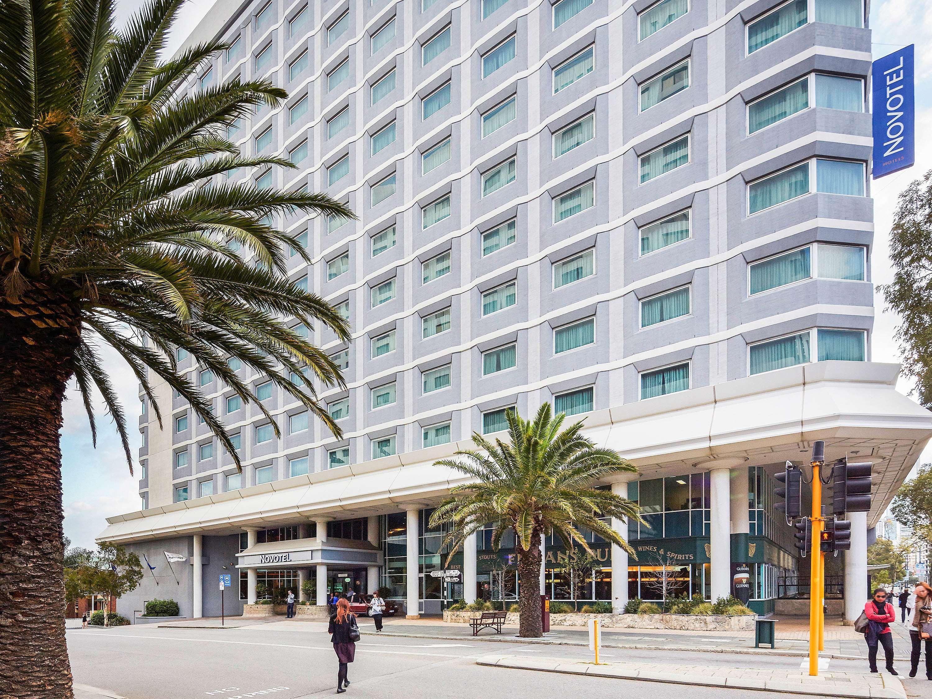 Novotel Perth Langley Екстериор снимка