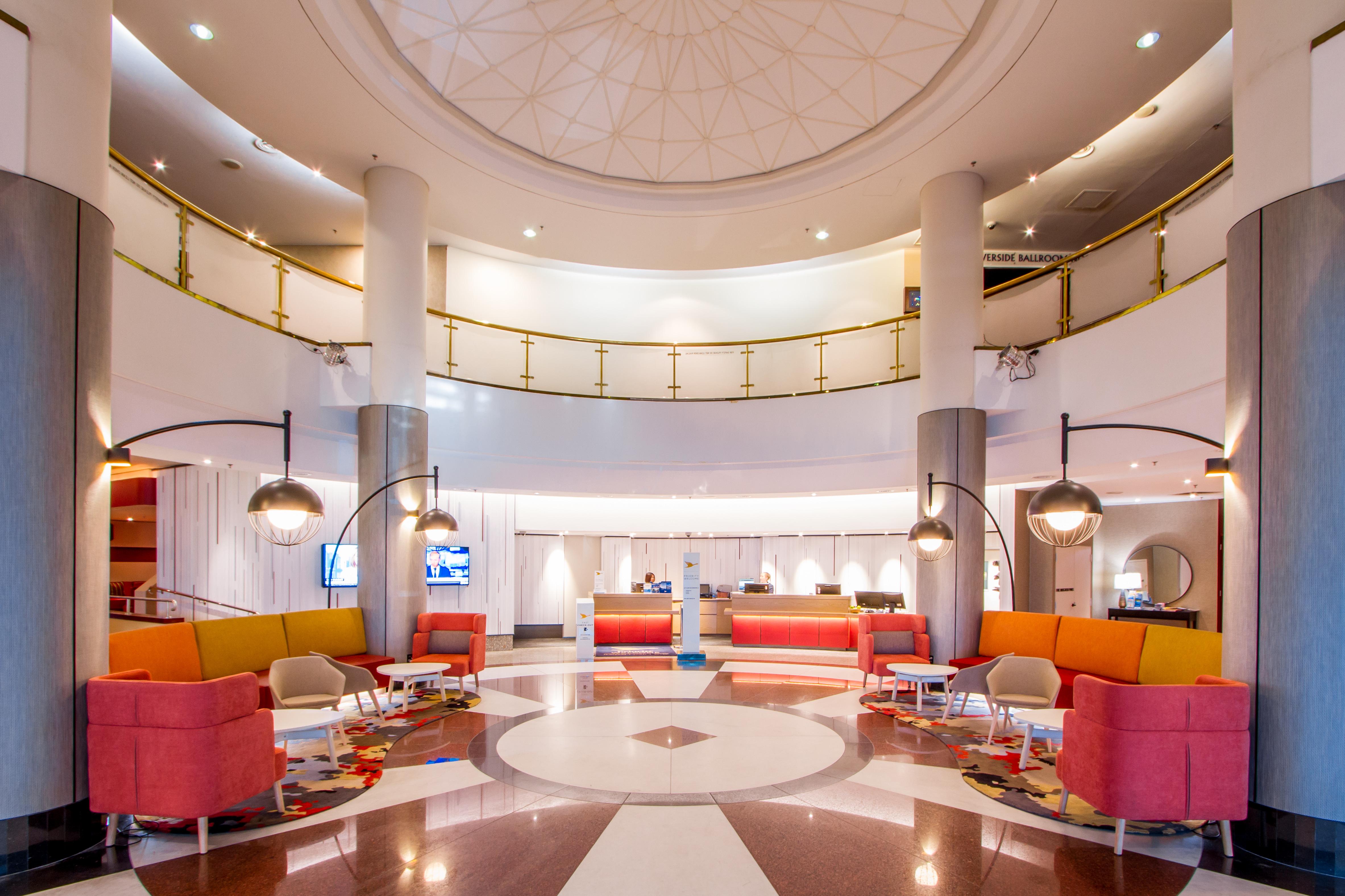 Novotel Perth Langley Екстериор снимка