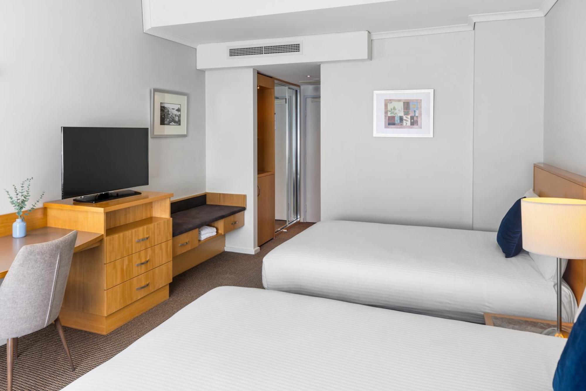 Novotel Perth Langley Екстериор снимка