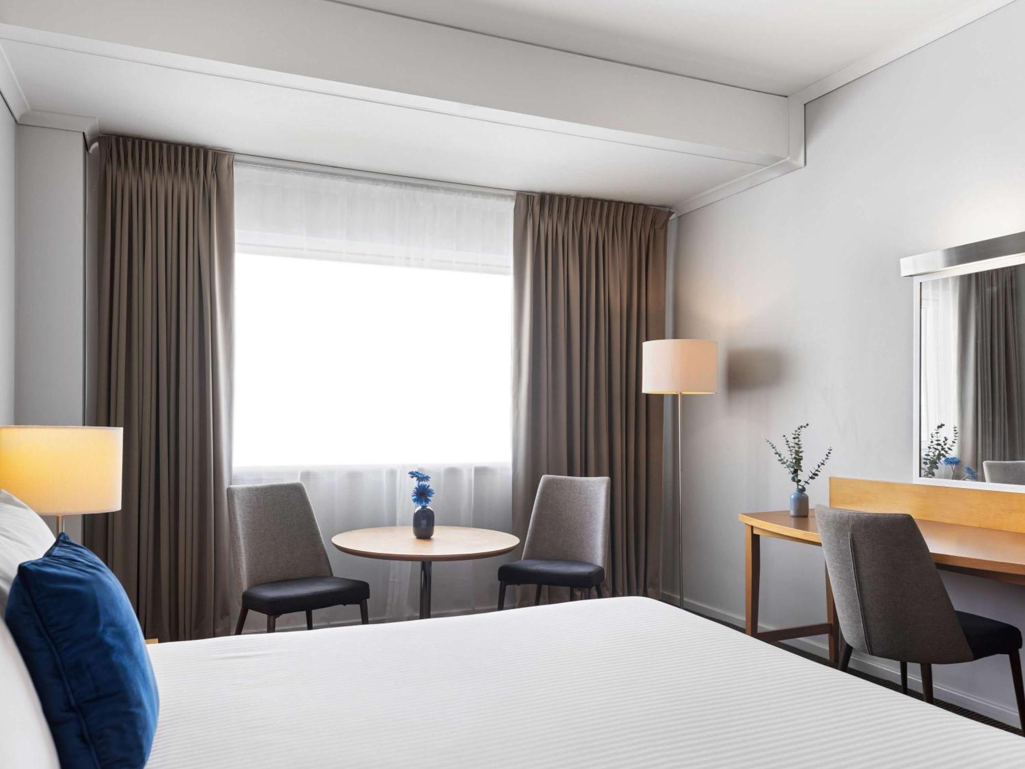 Novotel Perth Langley Екстериор снимка