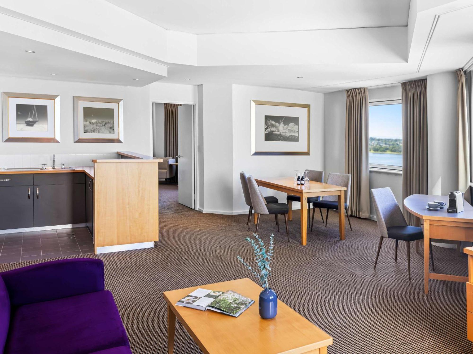 Novotel Perth Langley Екстериор снимка