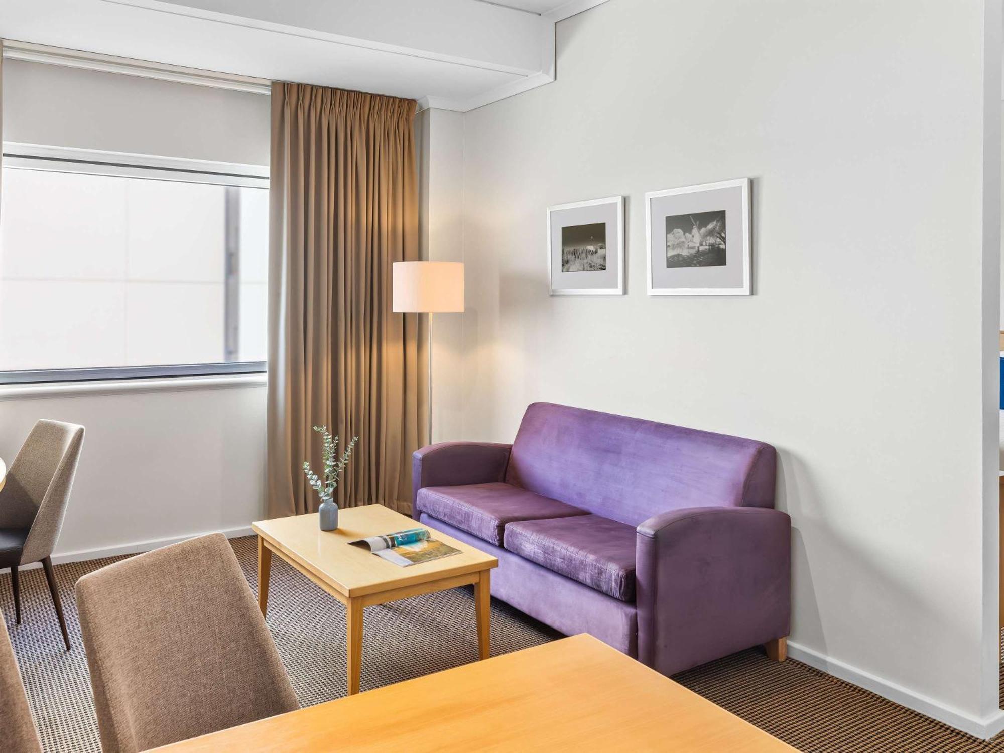 Novotel Perth Langley Екстериор снимка
