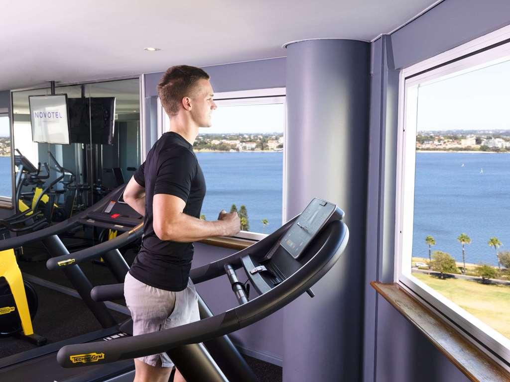 Novotel Perth Langley Екстериор снимка